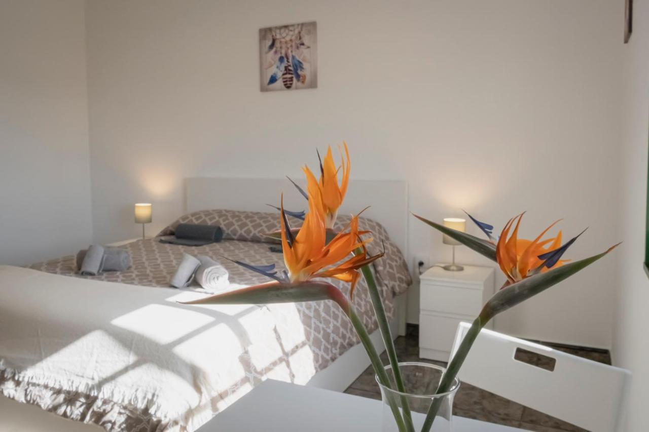 Vistalroque Bed & Breakfast Arona  Bagian luar foto